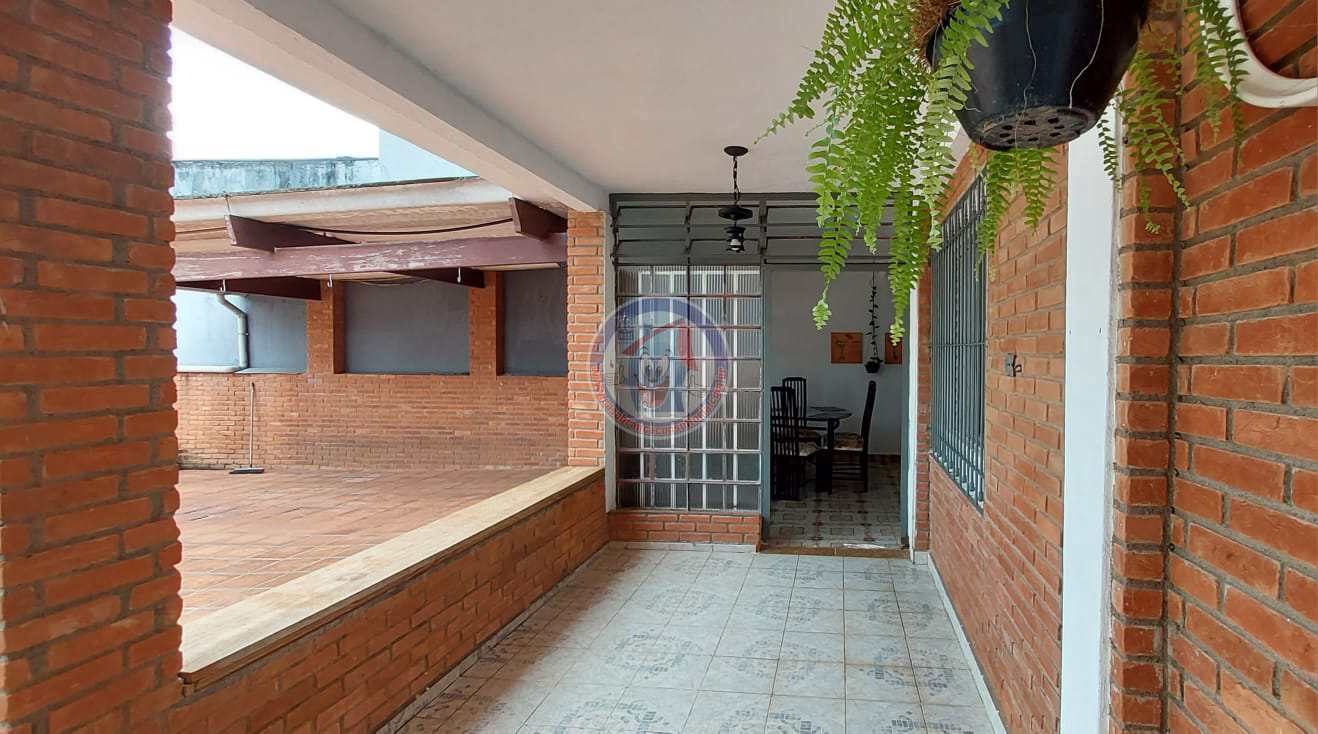 Casa à venda com 2 quartos, 125m² - Foto 3