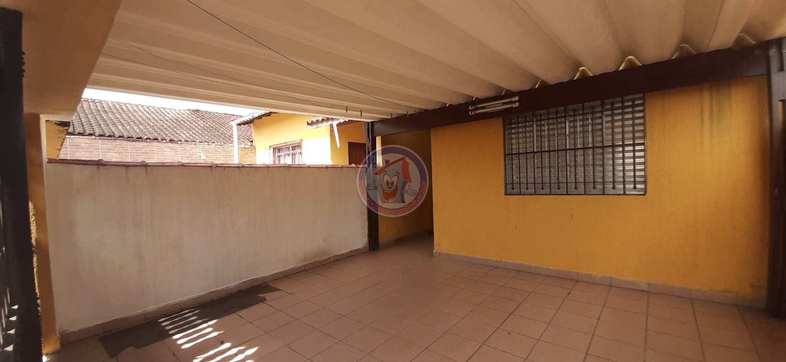 Casa à venda com 2 quartos, 69m² - Foto 2