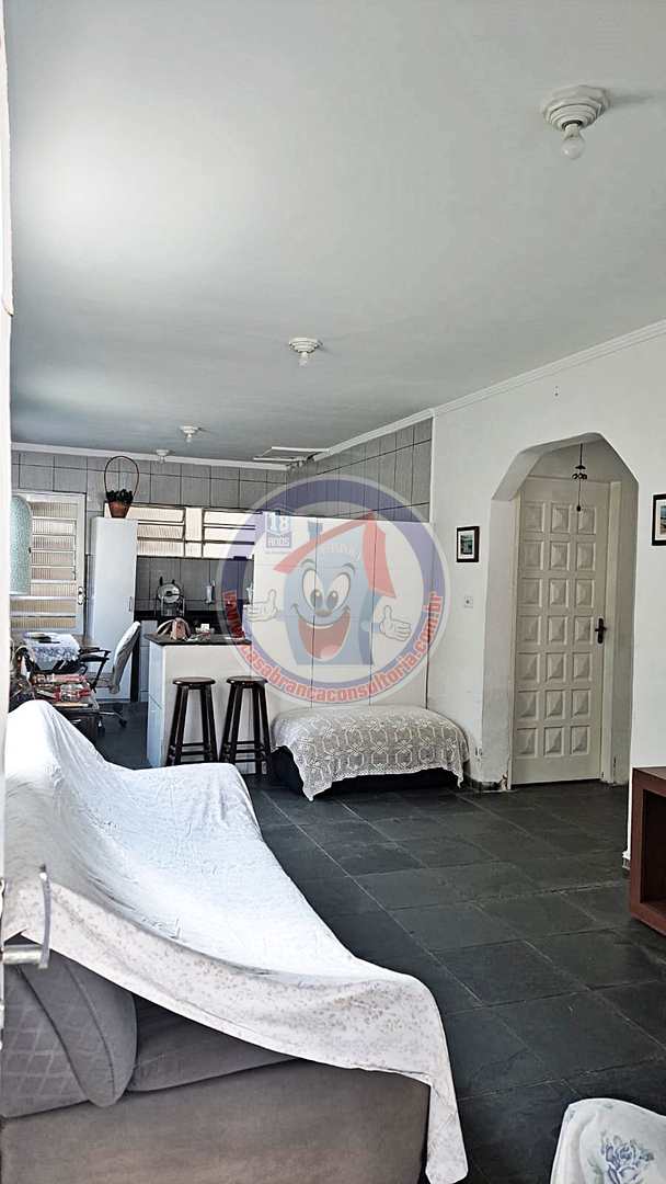 Casa à venda com 2 quartos, 120m² - Foto 4