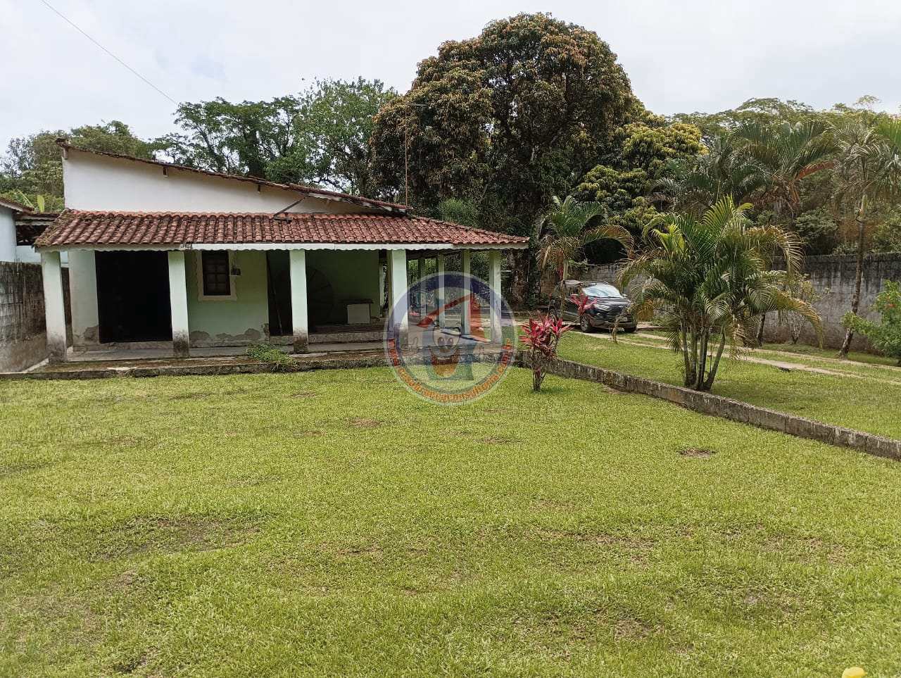 Chácara à venda com 3 quartos, 254m² - Foto 1