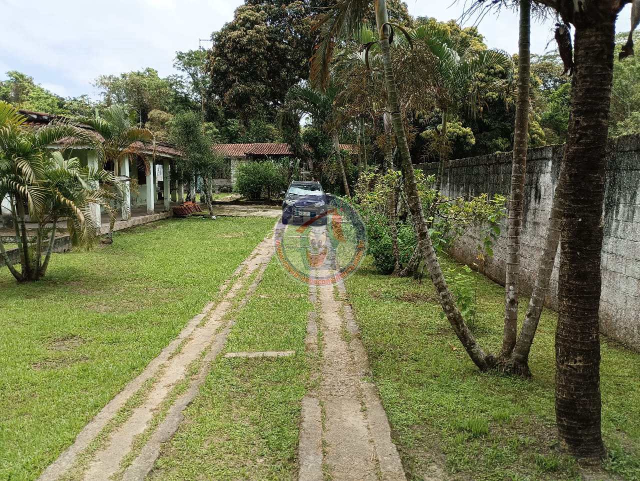 Chácara à venda com 3 quartos, 254m² - Foto 2