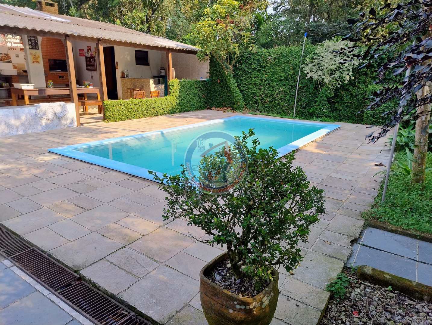 Chácara à venda com 4 quartos, 560m² - Foto 2