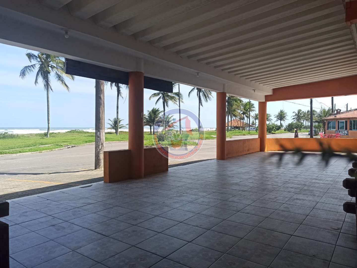Casa à venda e aluguel com 32 quartos, 1422m² - Foto 1