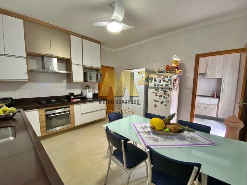 Casa à venda com 3 quartos, 200m² - Foto 19