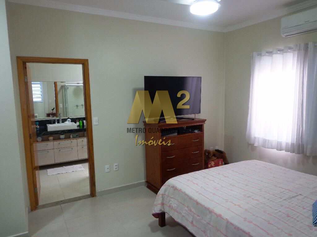 Casa à venda com 3 quartos, 200m² - Foto 20