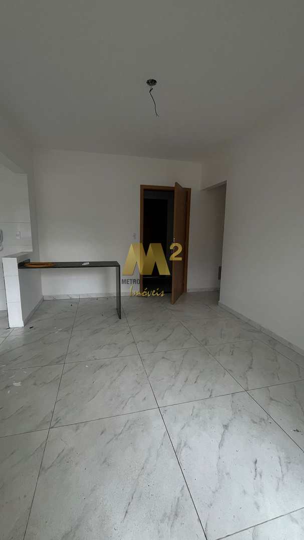 Apartamento à venda com 2 quartos, 67m² - Foto 2