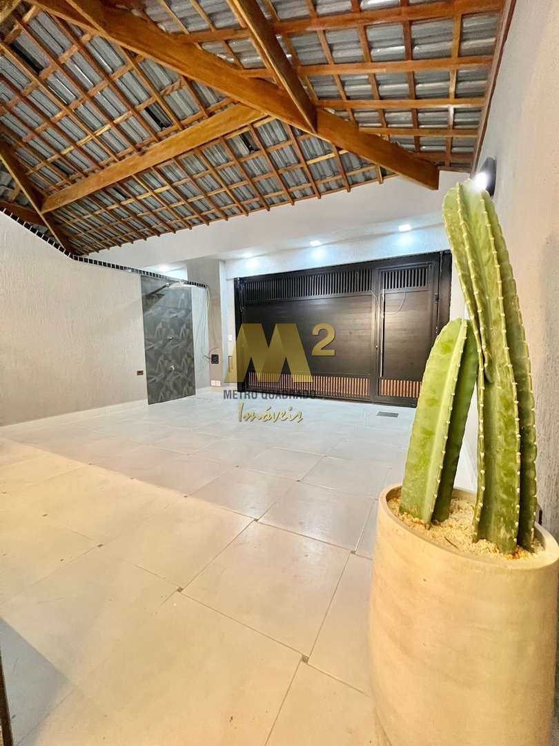 Casa à venda com 3 quartos, 135m² - Foto 1