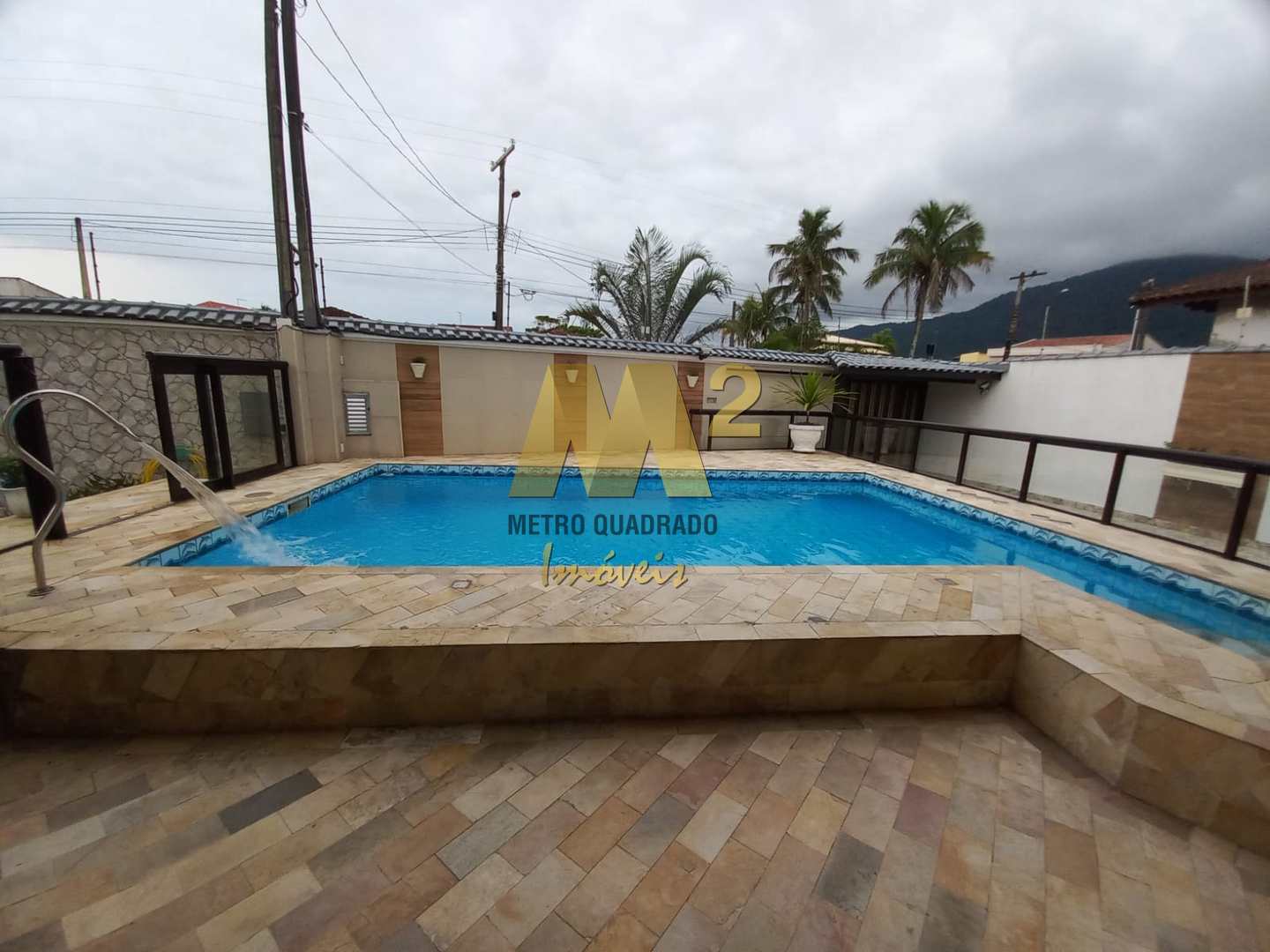 Casa à venda com 5 quartos, 450m² - Foto 1