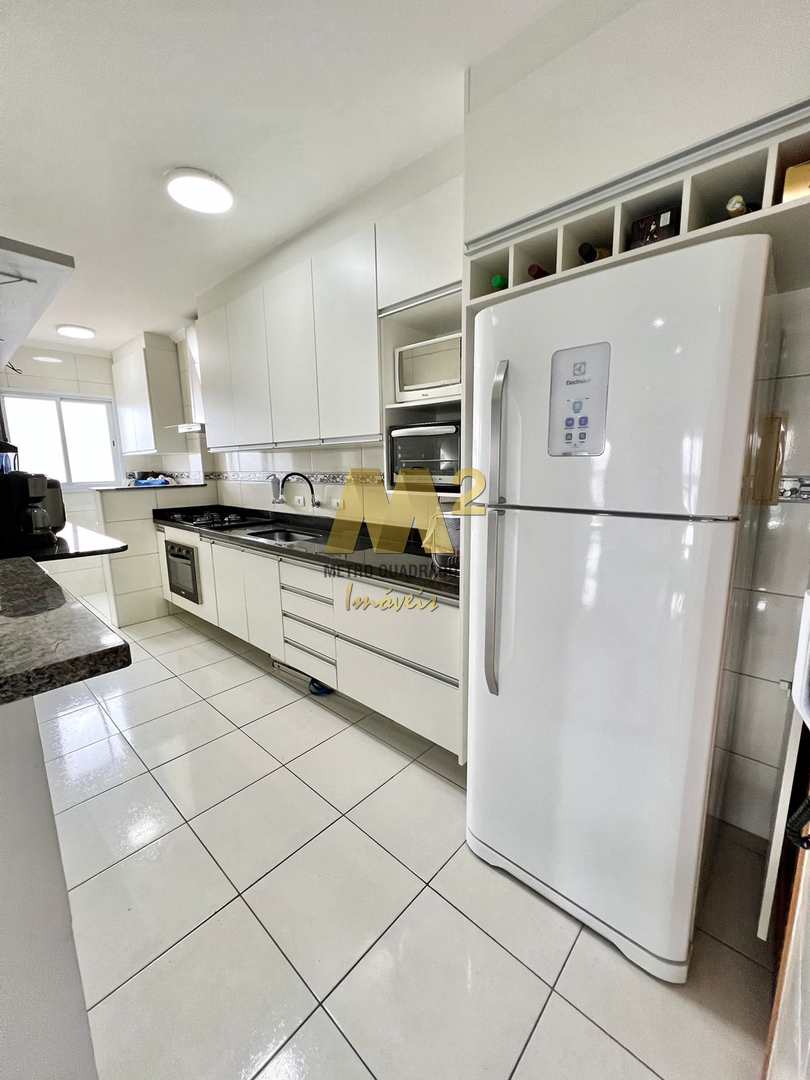 Apartamento à venda com 2 quartos, 75m² - Foto 8