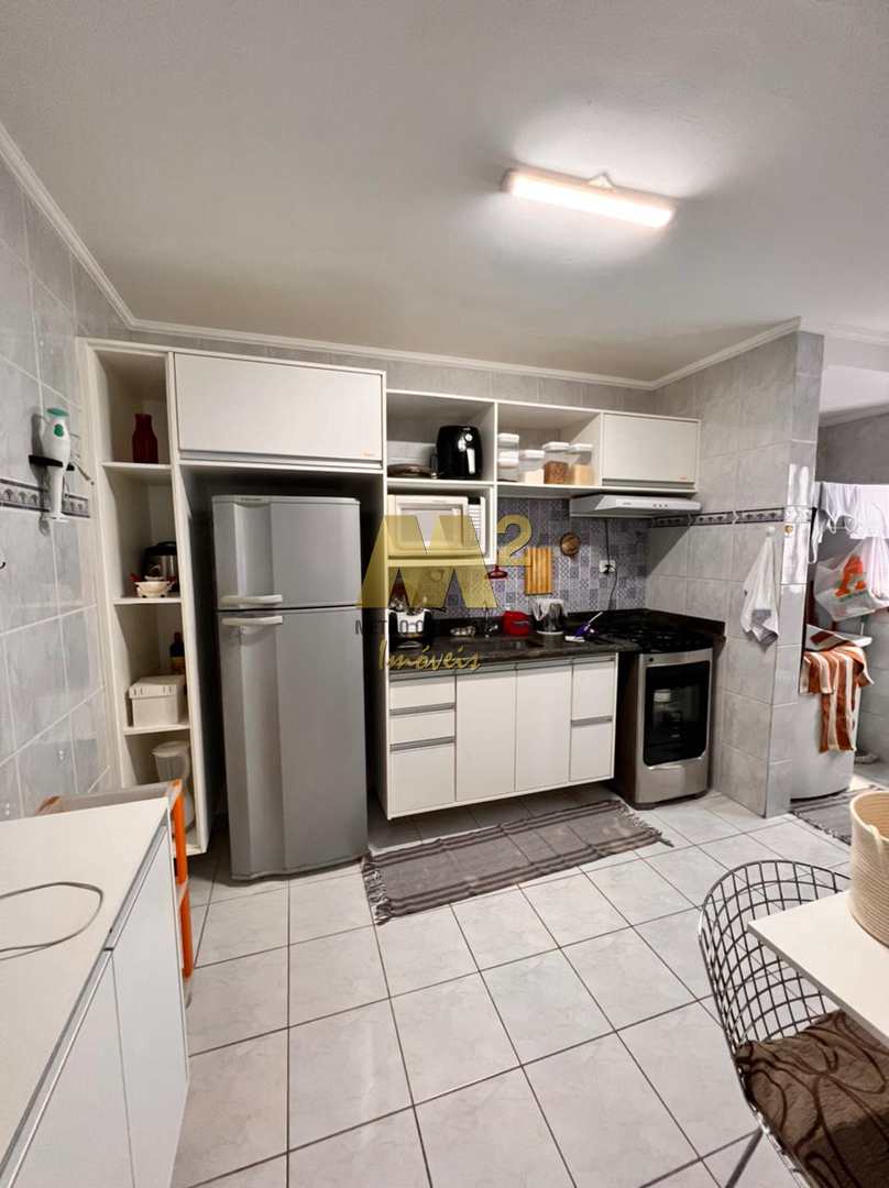 Apartamento à venda com 2 quartos, 70m² - Foto 2