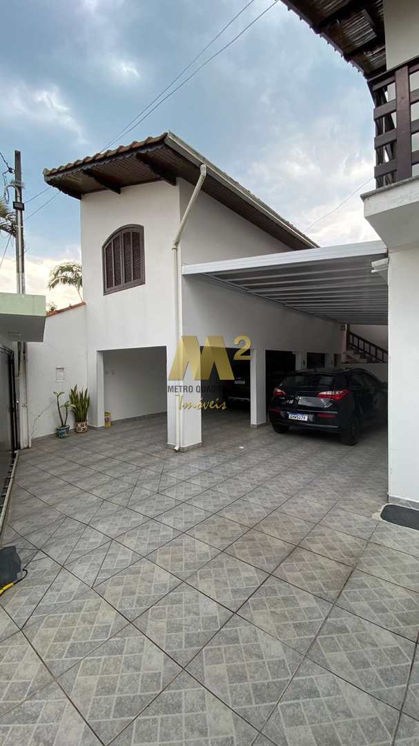 Sobrado à venda com 4 quartos, 331m² - Foto 2