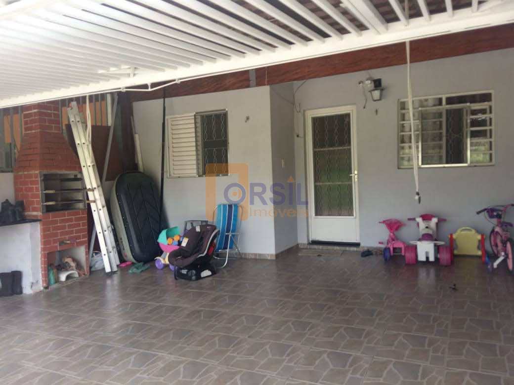 Casa de Condomínio com 2 dorms, Braz Cubas, Mogi das Cruzes R 220
