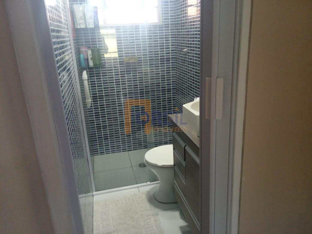 Casa de Condomínio com 2 dorms, Braz Cubas, Mogi das Cruzes R 220