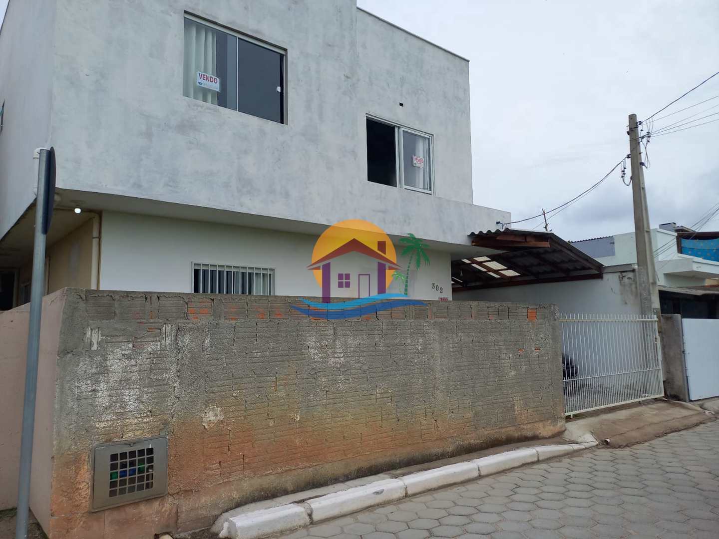 Casa à venda com 8 quartos, 180m² - Foto 2