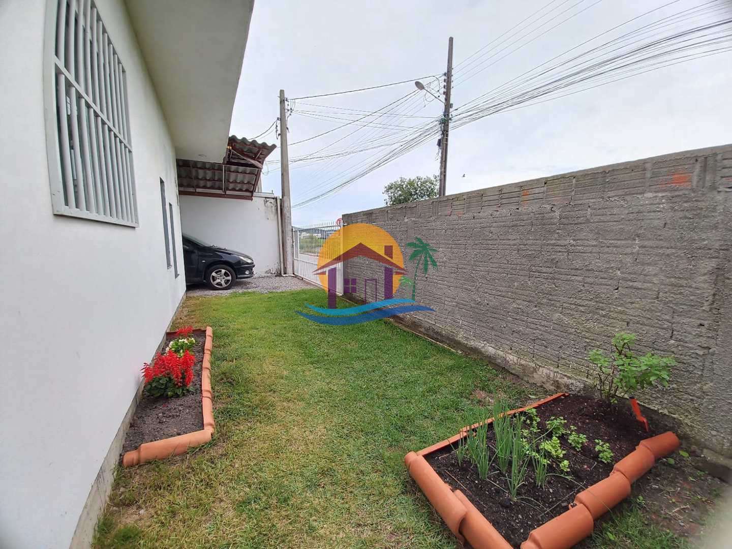 Casa à venda com 8 quartos, 180m² - Foto 4