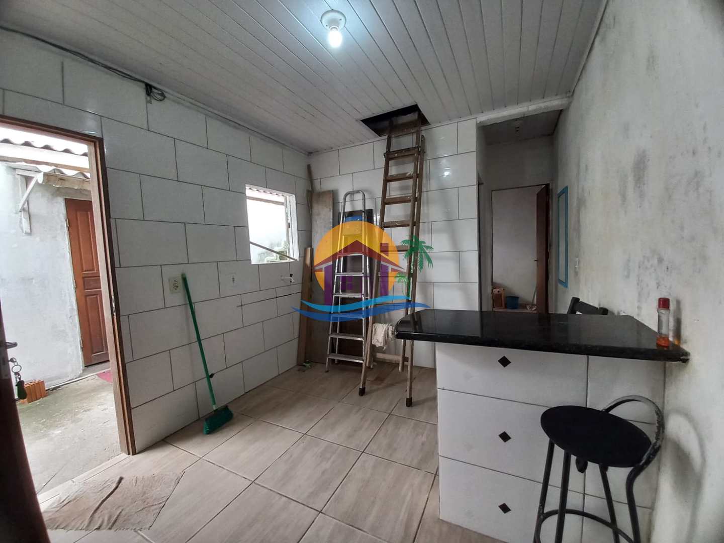 Casa à venda com 8 quartos, 180m² - Foto 14