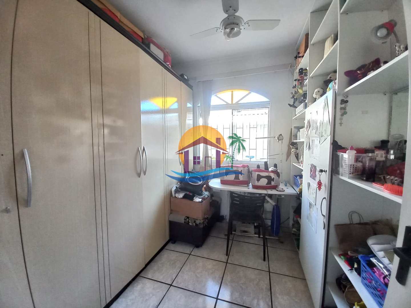 Casa à venda com 3 quartos, 210m² - Foto 2