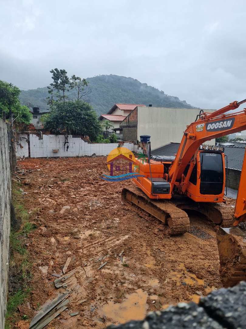 Terreno à venda com 2 quartos, 70m² - Foto 3