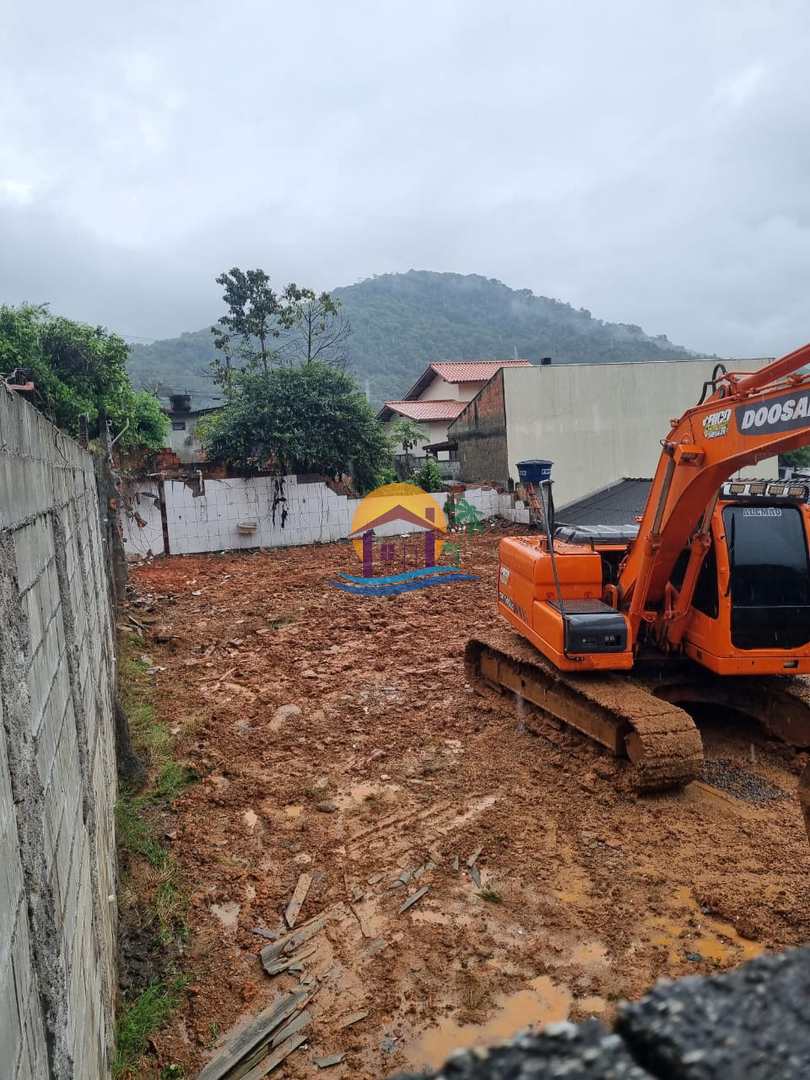 Terreno à venda com 2 quartos, 70m² - Foto 2