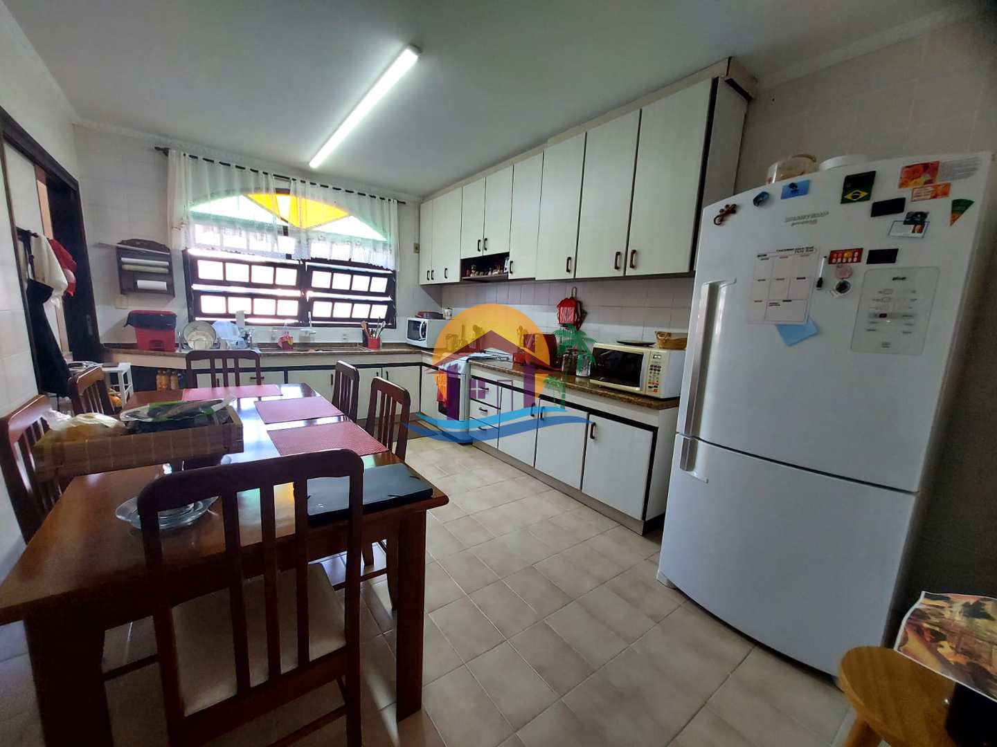 Casa à venda com 5 quartos, 242m² - Foto 3