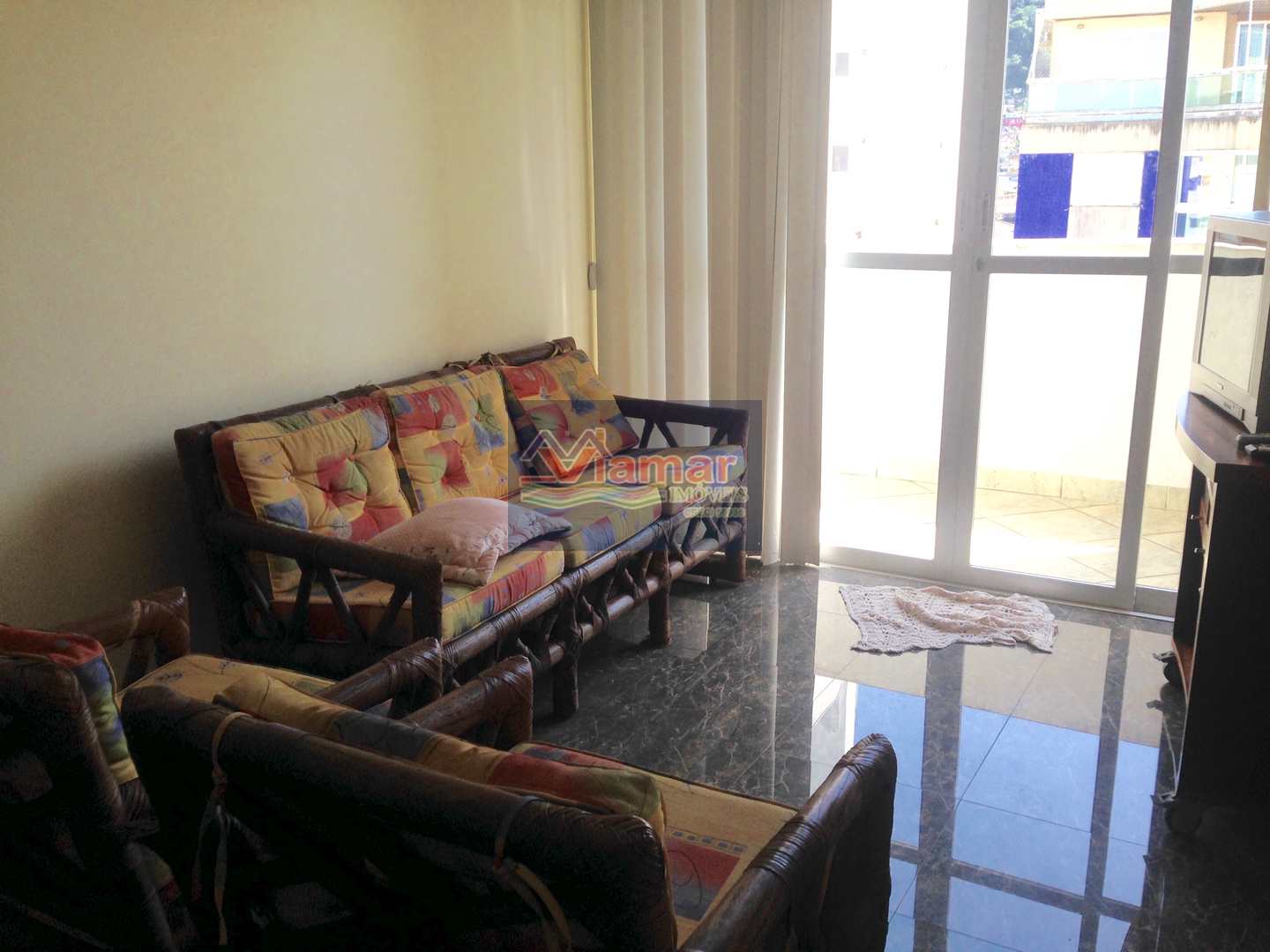 Apartamento à venda com 2 quartos, 78m² - Foto 2