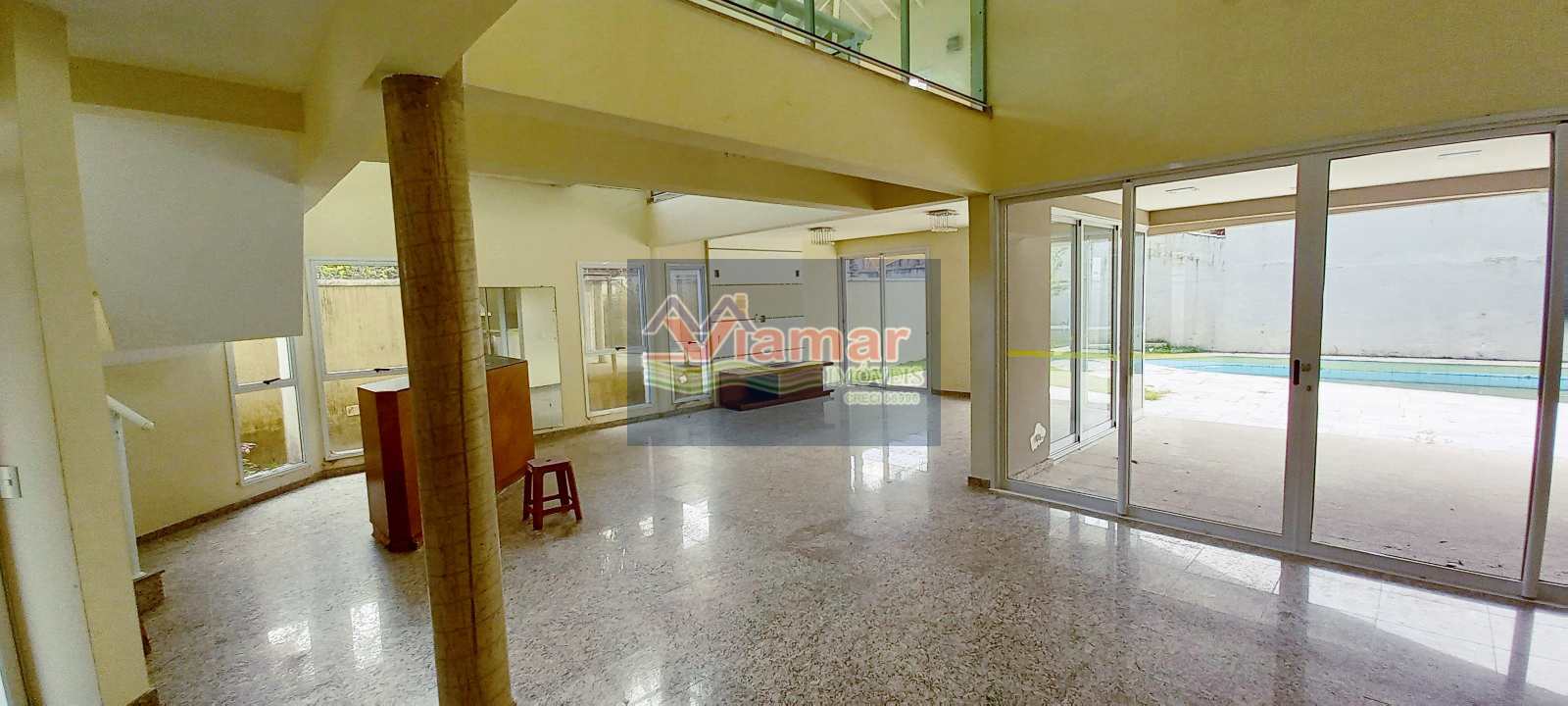 Casa à venda com 4 quartos, 350m² - Foto 1