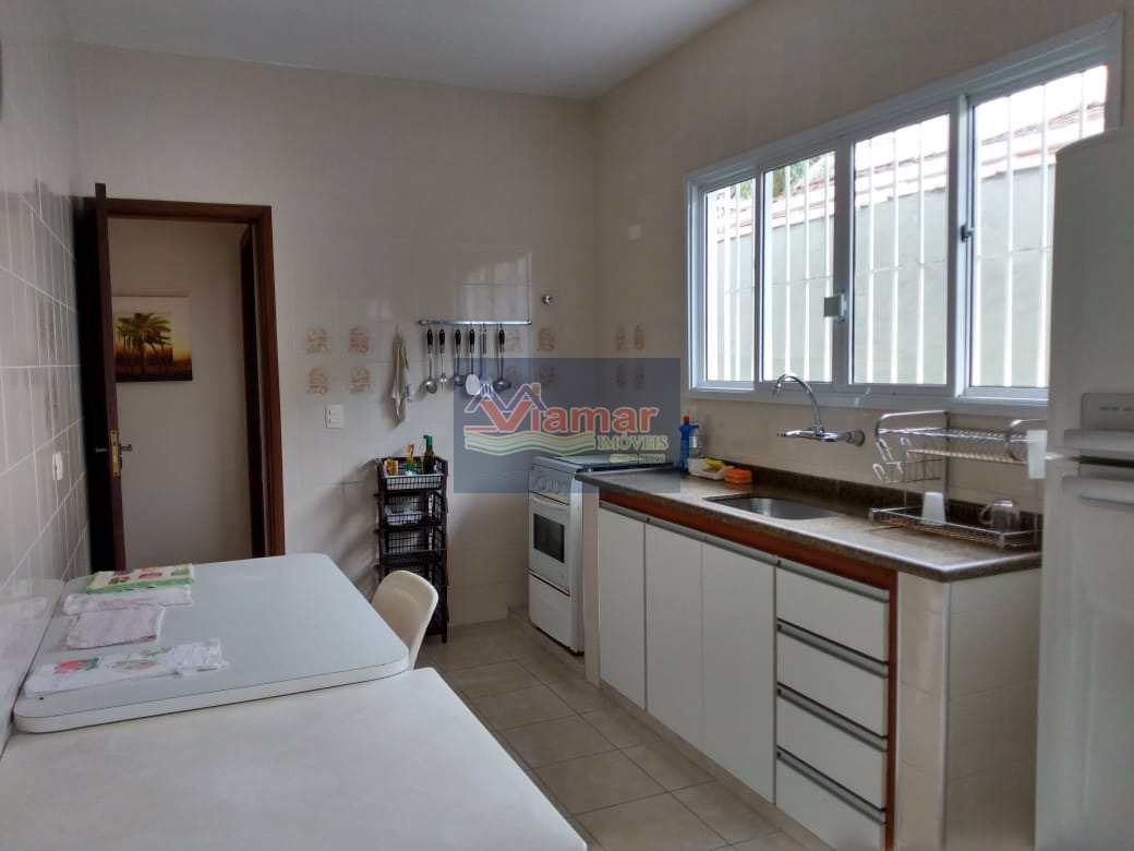 Casa à venda com 3 quartos, 180m² - Foto 18