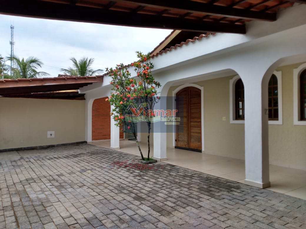 Casa à venda com 3 quartos, 180m² - Foto 1