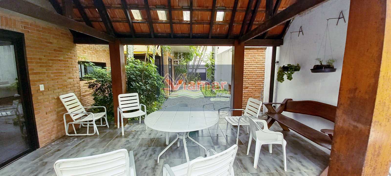 Casa à venda com 8 quartos, 320m² - Foto 4