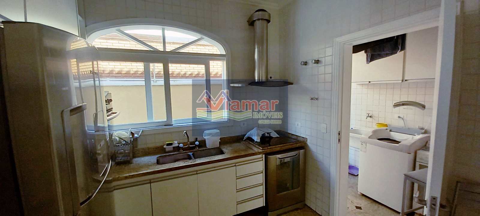 Casa para alugar com 3 quartos, 300m² - Foto 19