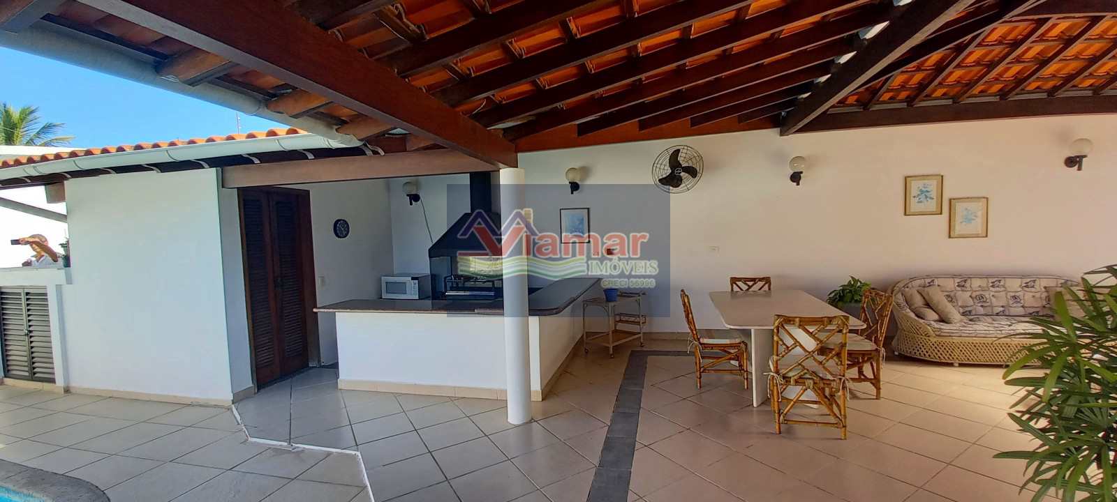 Casa à venda com 3 quartos, 250m² - Foto 2