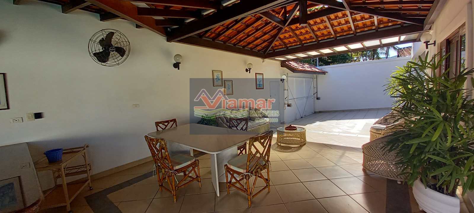 Casa à venda com 3 quartos, 250m² - Foto 4