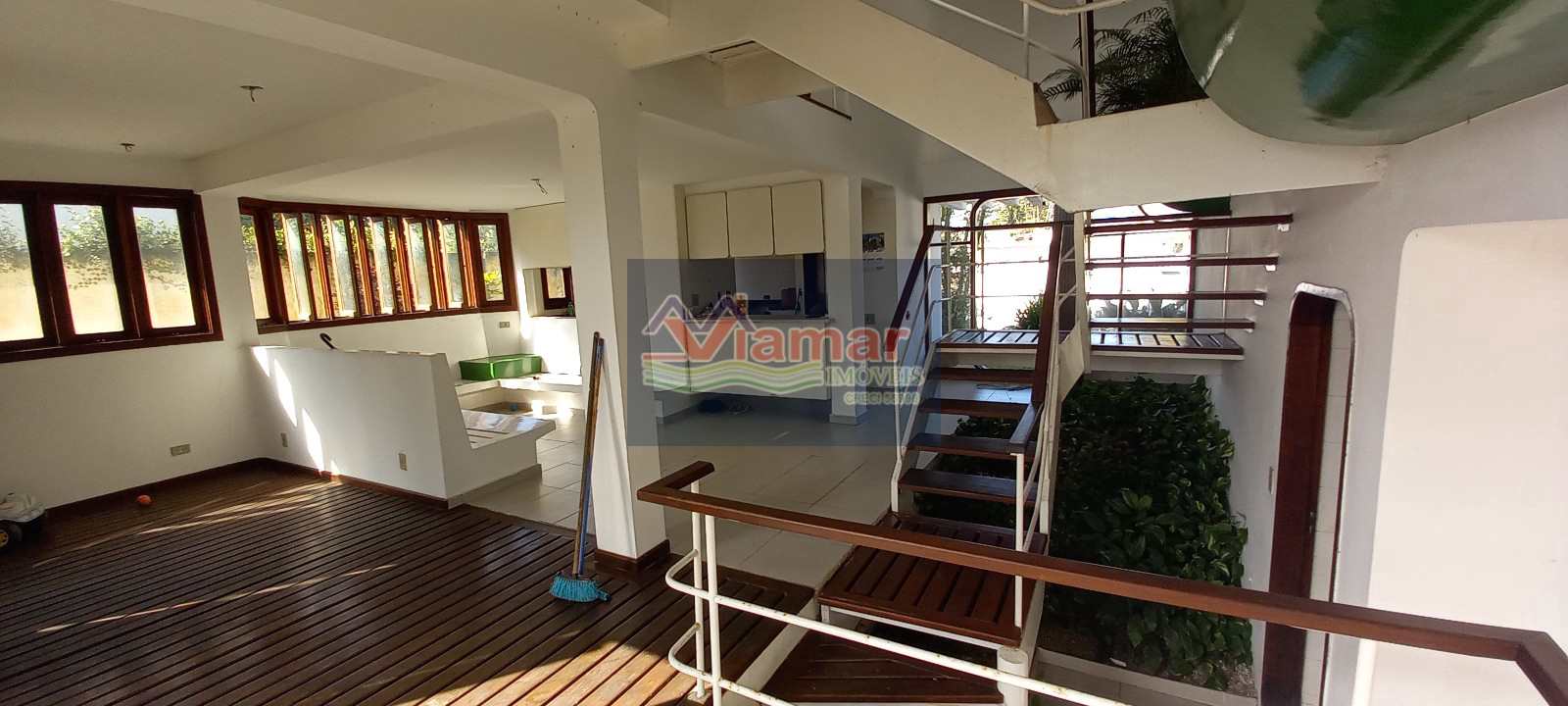 Casa à venda com 3 quartos, 240m² - Foto 4