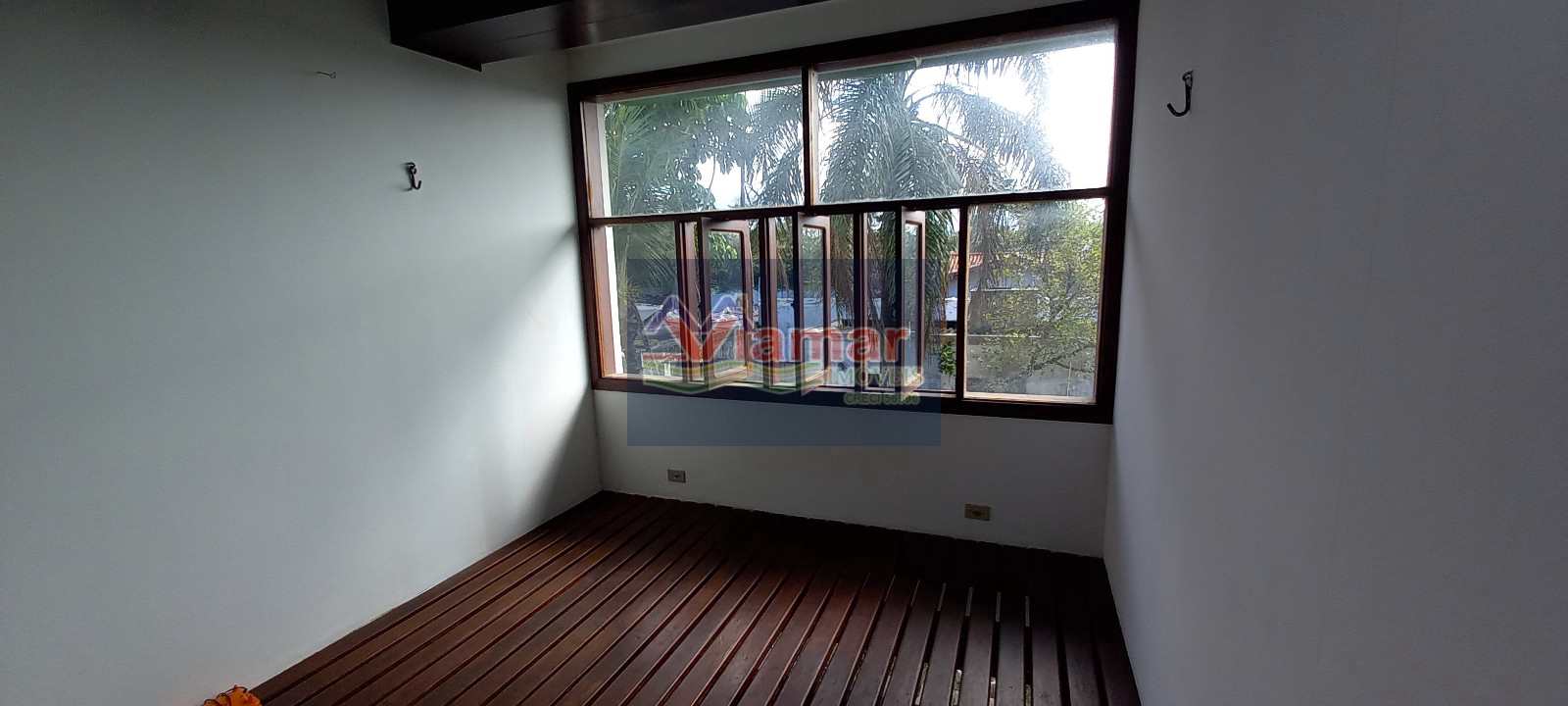 Casa à venda com 3 quartos, 240m² - Foto 8