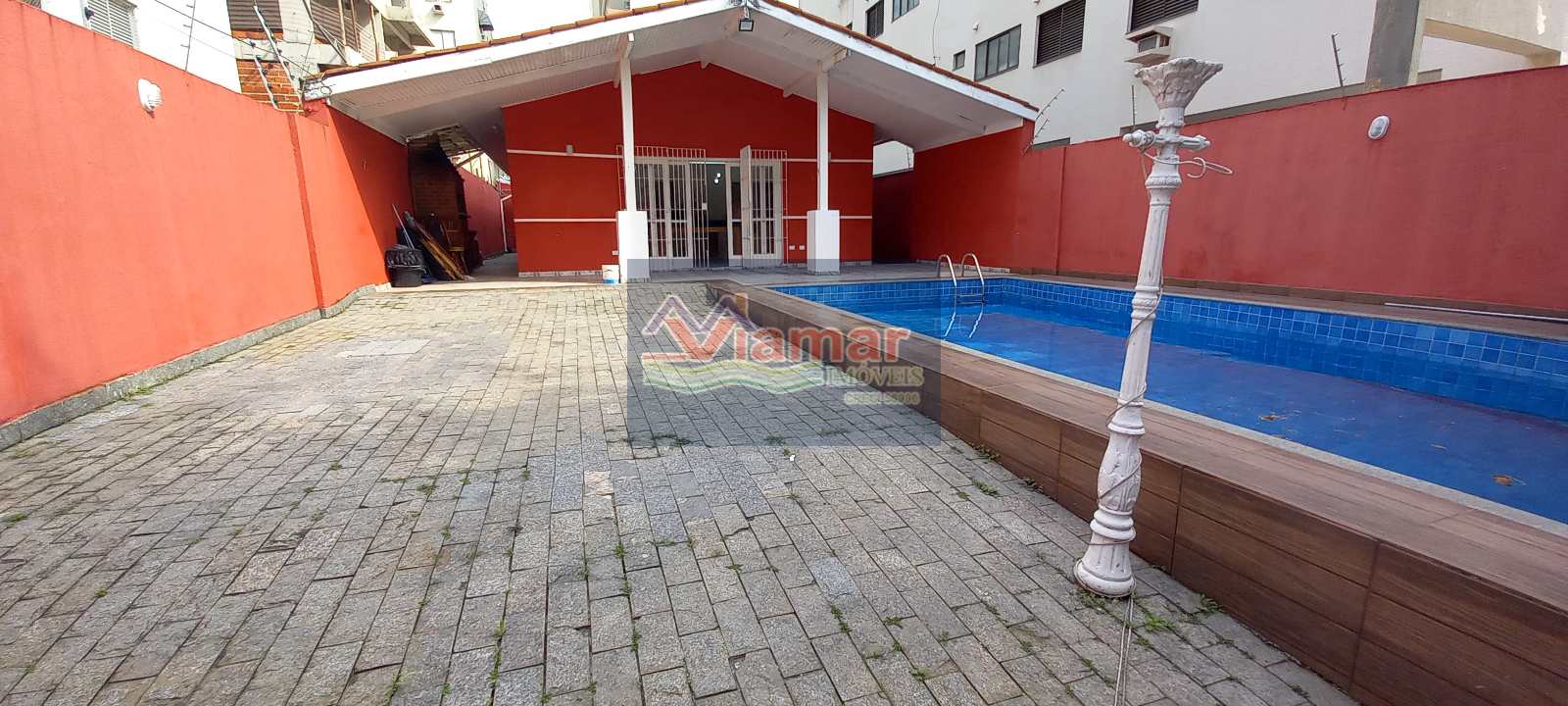 Casa à venda com 4 quartos, 170m² - Foto 1