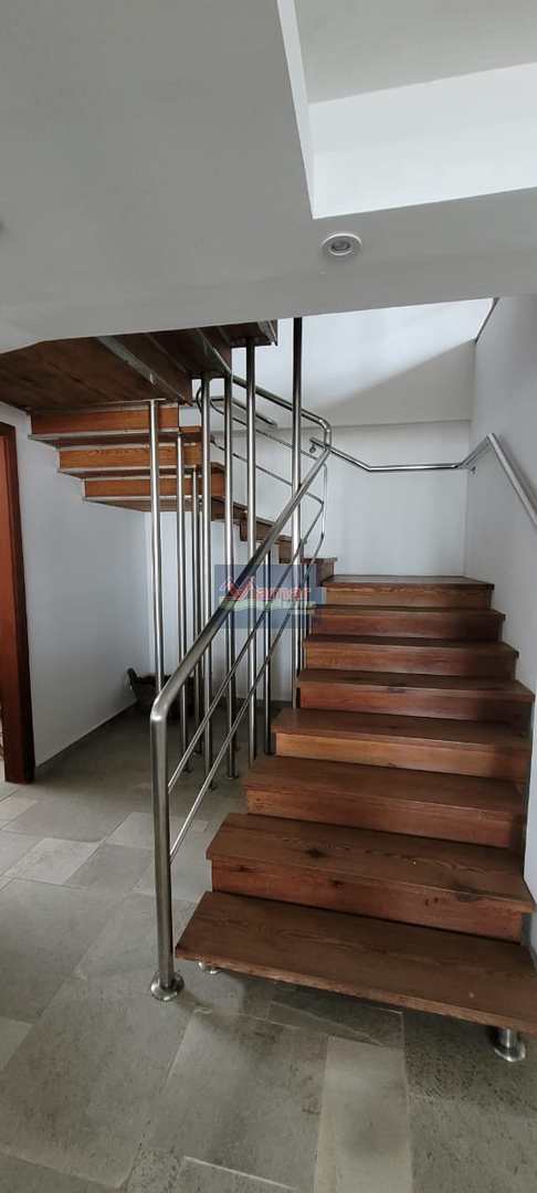 Casa à venda com 6 quartos, 1700m² - Foto 24