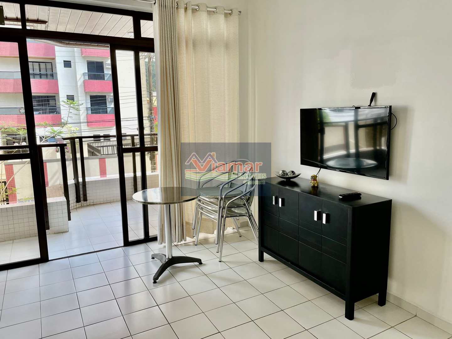 Apartamento à venda com 3 quartos, 134m² - Foto 2