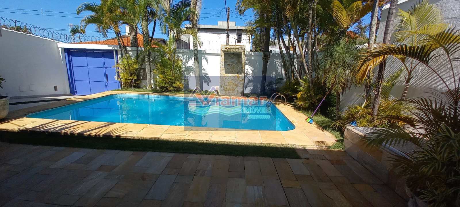 Casa à venda com 3 quartos, 200m² - Foto 2