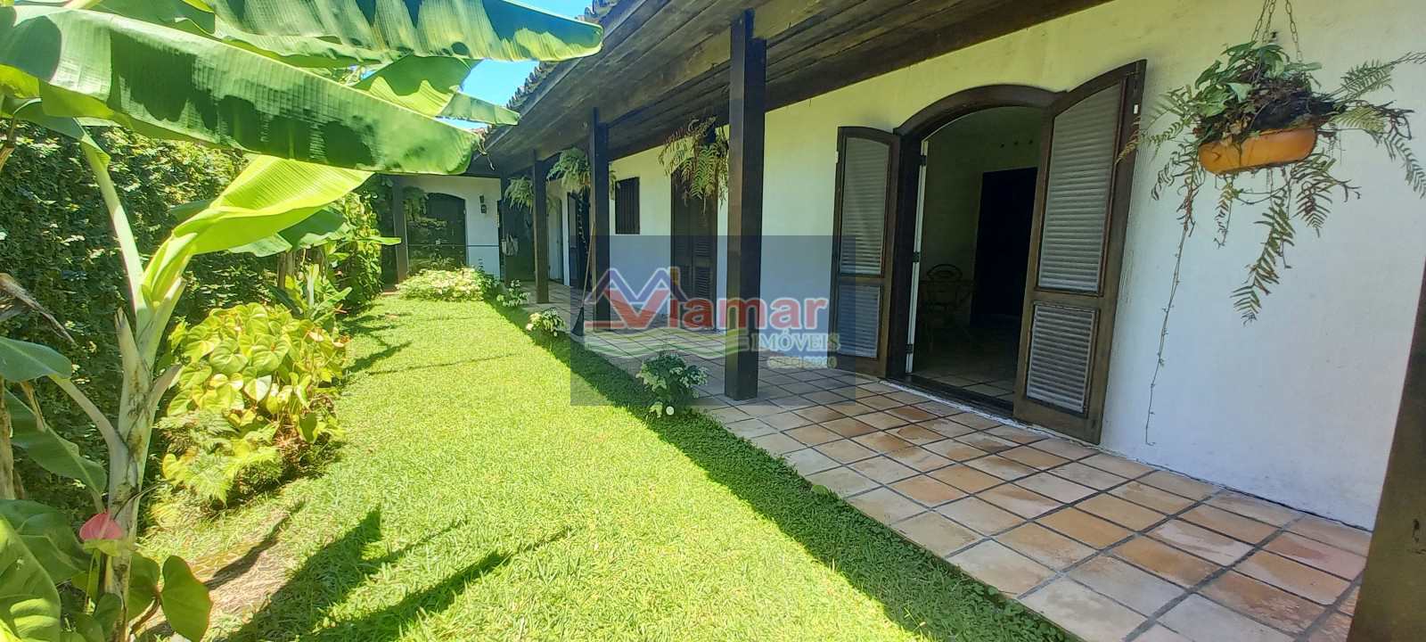 Casa à venda com 3 quartos, 202m² - Foto 1