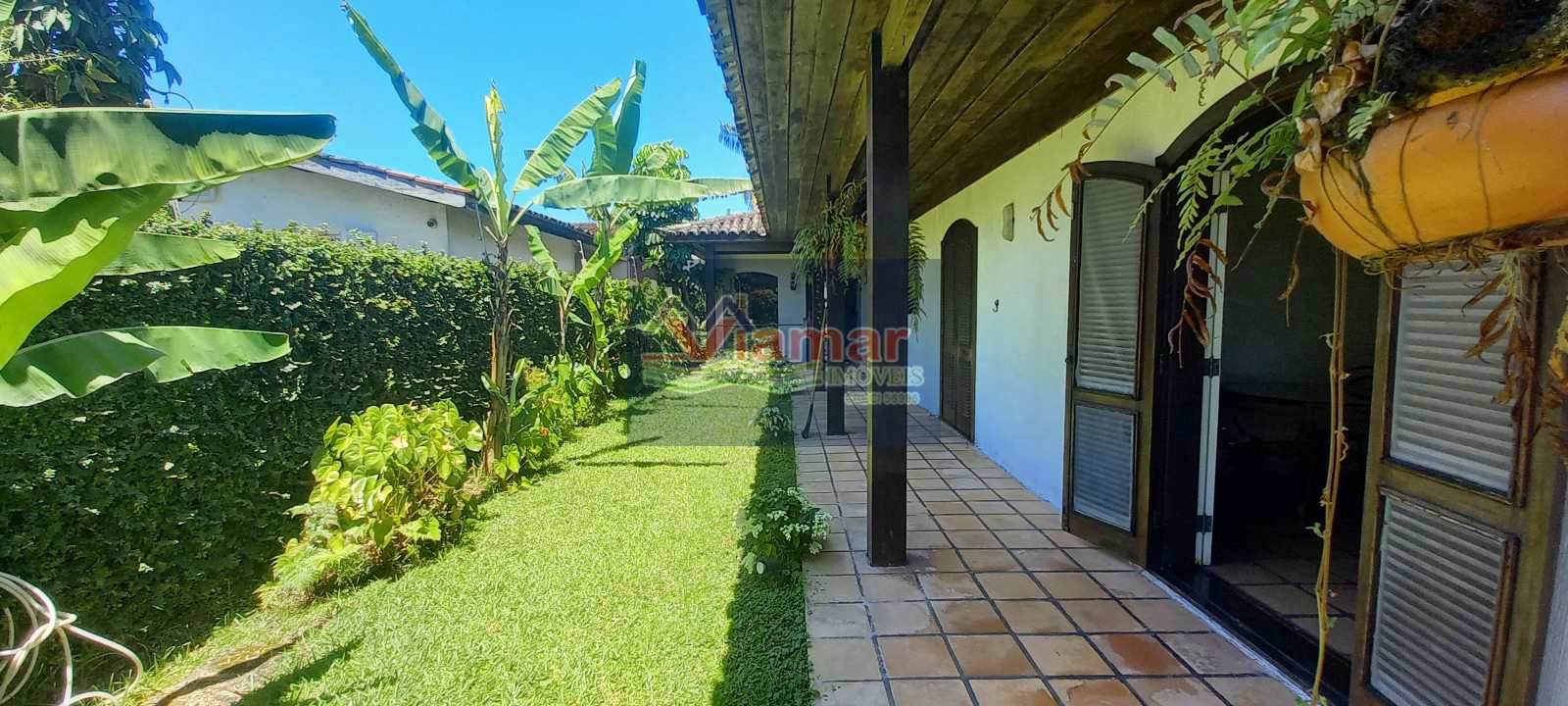 Casa à venda com 3 quartos, 202m² - Foto 2