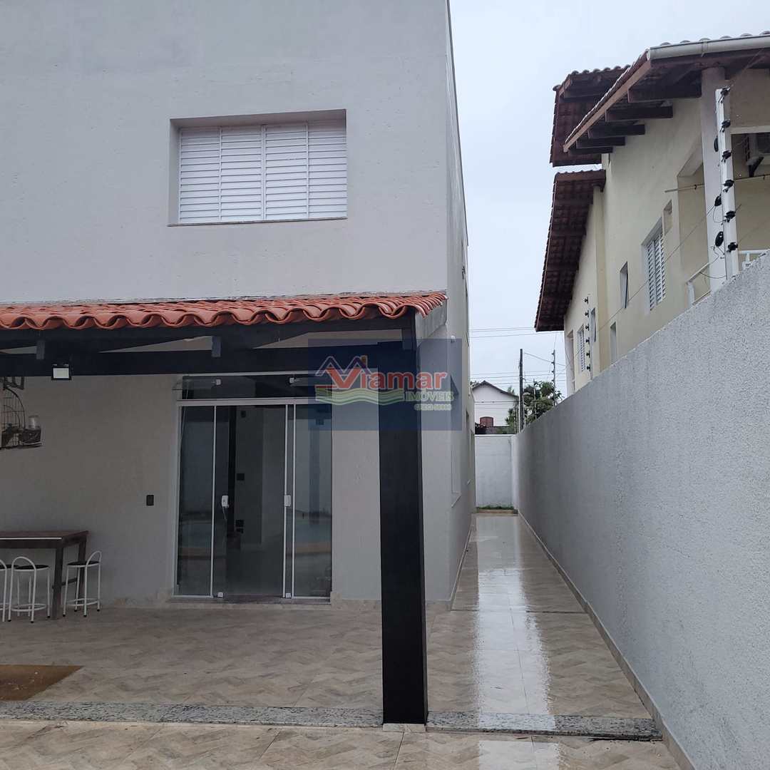 Casa à venda com 4 quartos, 247m² - Foto 2