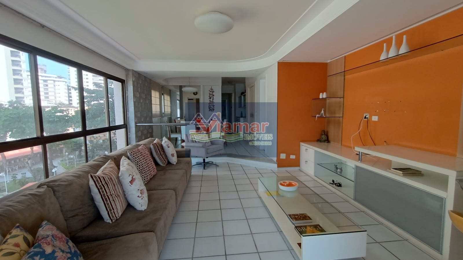 Apartamento à venda com 3 quartos, 160m² - Foto 2