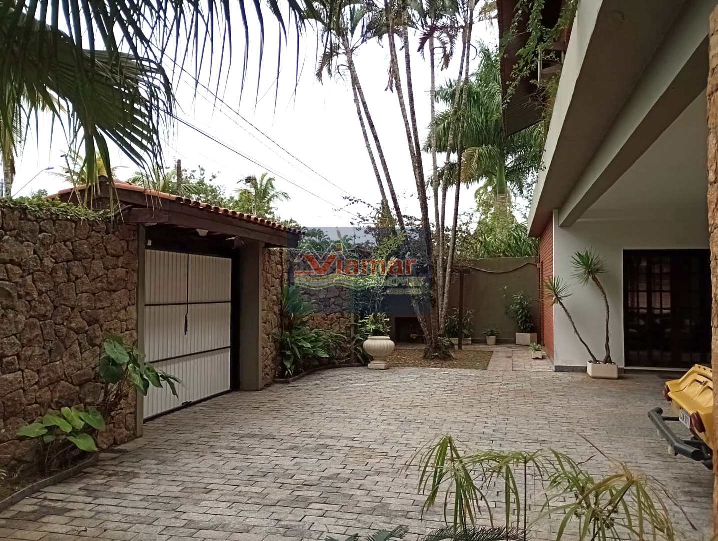 Casa à venda com 4 quartos, 336m² - Foto 2