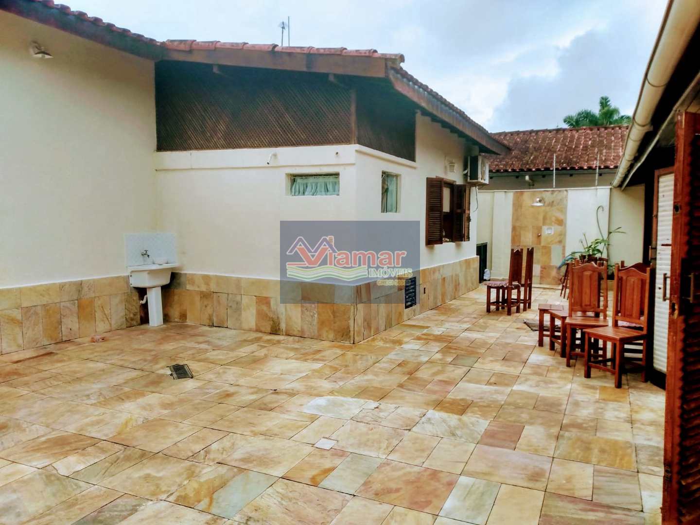 Casa à venda com 5 quartos, 220m² - Foto 7