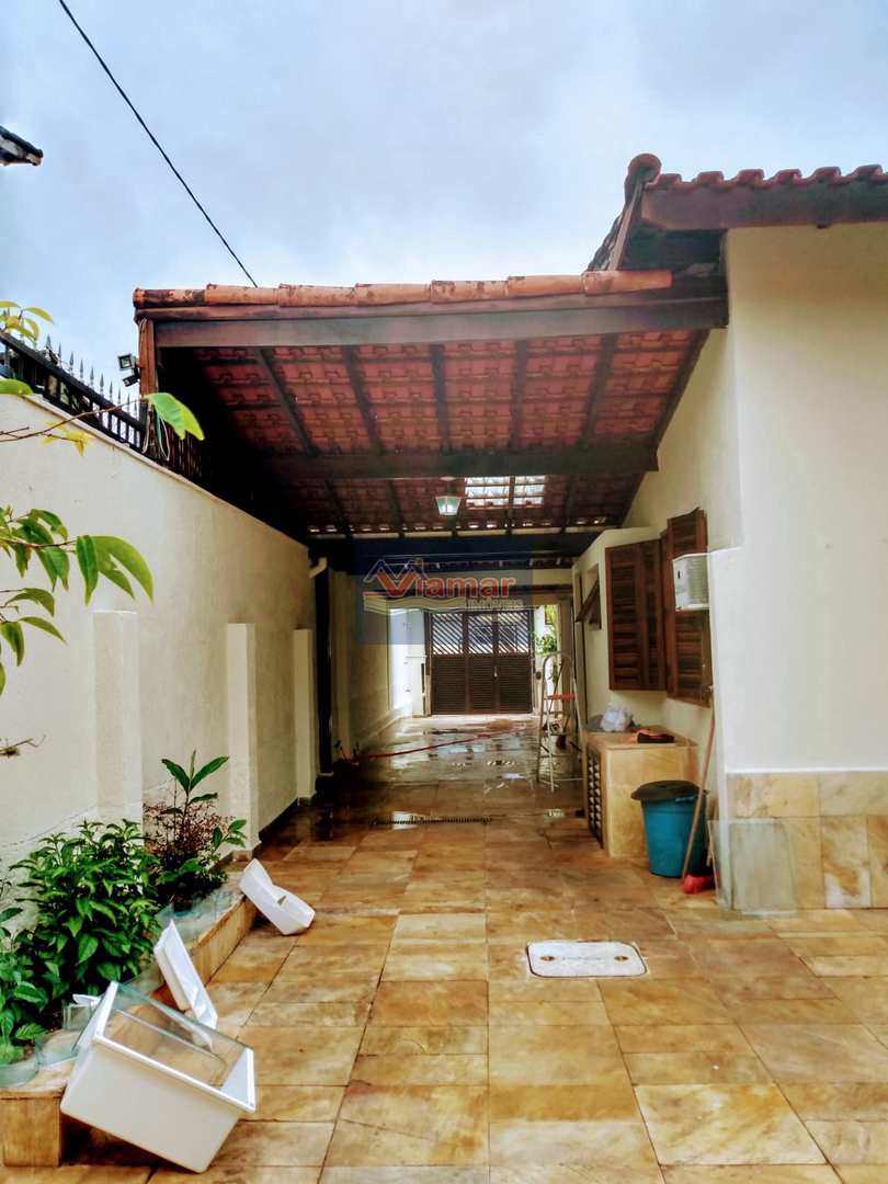 Casa à venda com 5 quartos, 220m² - Foto 23