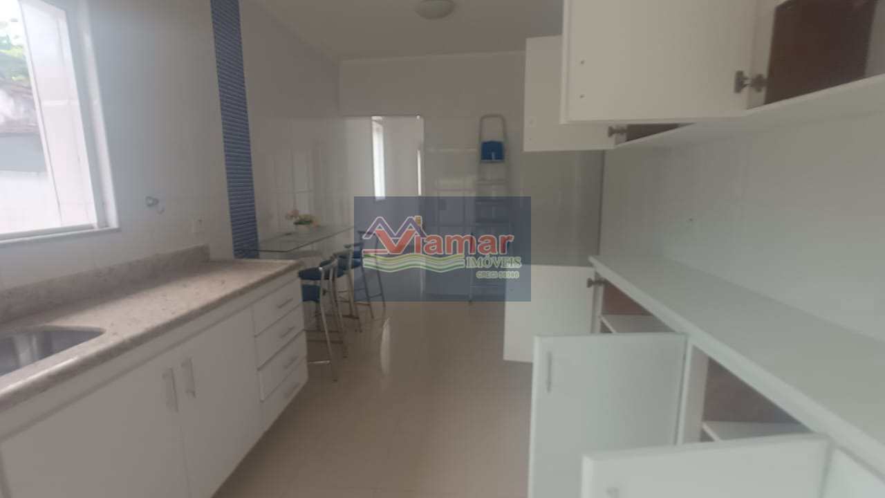 Casa à venda com 3 quartos, 200m² - Foto 12