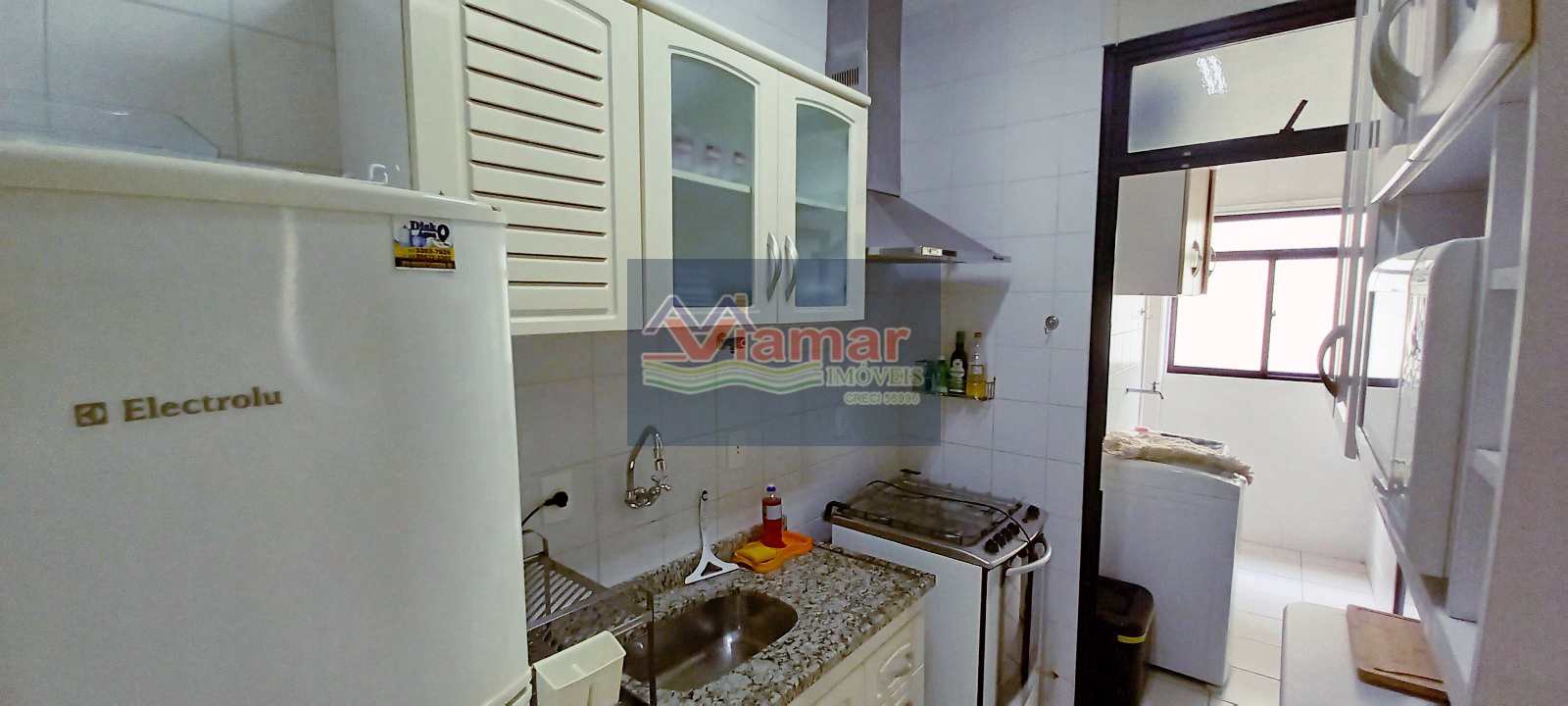 Apartamento à venda com 2 quartos, 70m² - Foto 3