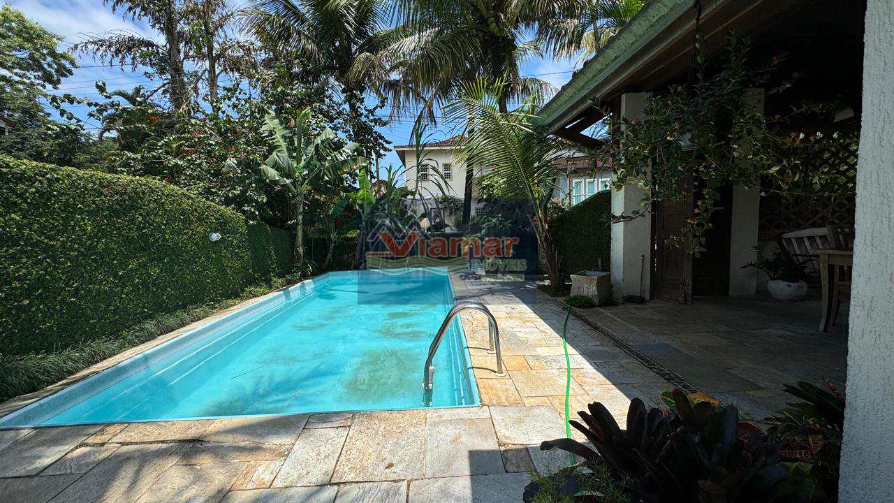 Casa à venda com 4 quartos, 230m² - Foto 2