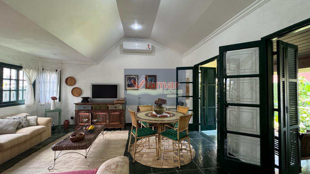 Casa à venda com 4 quartos, 230m² - Foto 18