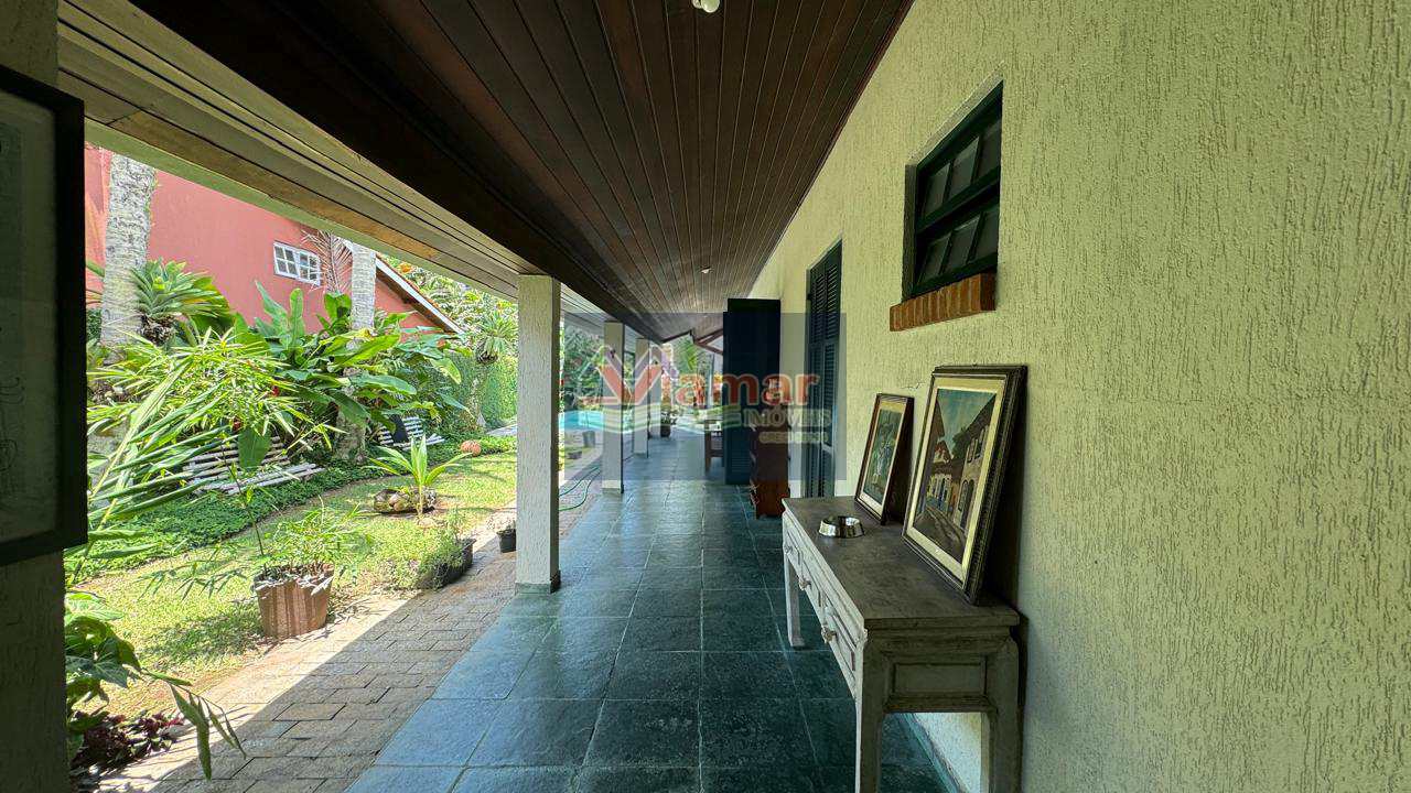 Casa à venda com 4 quartos, 230m² - Foto 9